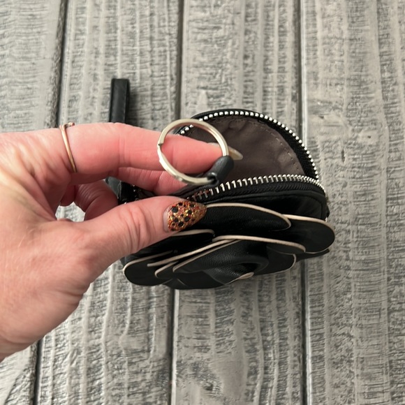 NWOT Floral wristlet for purse or keys - Picture 6 of 7